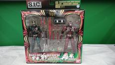 S.I.C仮面ライダー響鬼クレナイ&トドロキ|BANDAI