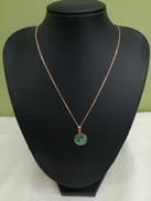 K18ネックレス緑石トップ付き|宝石付きネックレス