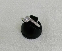 PT900石付きリング|宝石付きリング