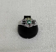 PT900緑石付きリング|宝石付きリング