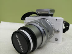 ミラーレス一眼|OLYMPUS