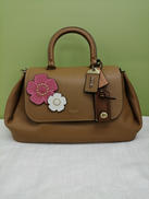 ローグショルダーバッグ|COACH