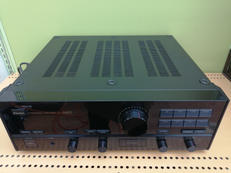 プリメインアンプ|SANSUI