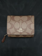 三つ折り財布|COACH