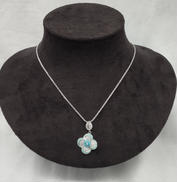 水色花モチーフネックレス|不明