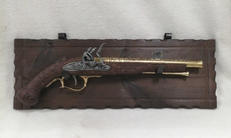 アンティーク洋銃レプリカ(壁掛け)|不明