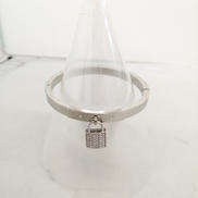 南京錠バングル|SWAROVSKI
