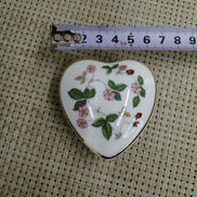 ワイルドストロベリー小物入れ|WEDG WOOD