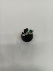 PT900リング(エメラルド、ダイヤ付き）|PT900