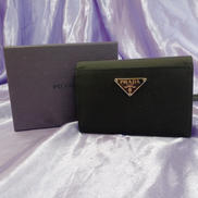 三つ折り財布|PRADA