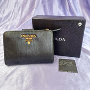 二つ折り財布|PRADA