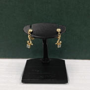 ピアス（水色石付き）|K18