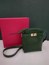 ショルダーバッグ（ガンチーニレザー）|FERRAGAMO