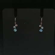 K18WG ピアス　石付き|