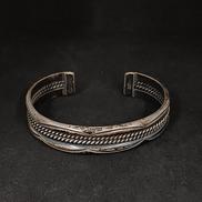 バングル|
