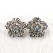 K18WG石付きピアス|K18WGピアス