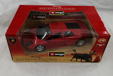 1/18 SCALE DIECAST|BURAGO