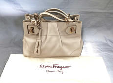 ガンチーニ2WAYハンドバッグ|SALVATORE FERRAGAMO