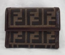 三つ折り財布|FENDI