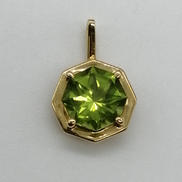 ペンダントトップ ペリドット|K18