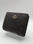 スナップウォレット シグネチャーキャンパス|COACH