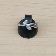 K18WGリング 11号|水色・透明石付 D0.02 0.13刻印有