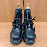 レースアップブーツ 8ホール|DR.MARTENS