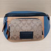 シグネチャーボディバッグ|COACH