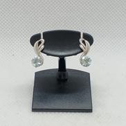 PT900ピアス|水色石付き