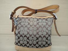 ソフトスリムダッフル レザー ショルダーバッグ|COACH