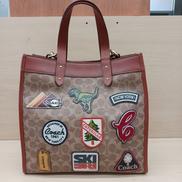 フィールドトートシグネチャーキャンバスウィズパッチレキシー|COACH
