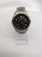 カシオ　チタン製軽量電波ソーラー腕時計|CASIO