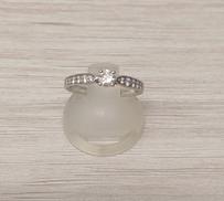 石付きプラチナリング|TIFFANY&CO.