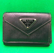 三つ折り財布|PRADA