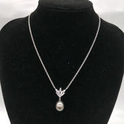 K18ダイヤ付黒蝶ネックレス|MIKIMOTO