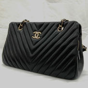 ココマークVステッチラムスキンバッグ　黒|CHANEL