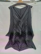 プリーツノースリーブ変形ワンピース|ISSEY MIYAKE