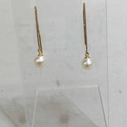 K18ピアス白玉付|その他ブランド