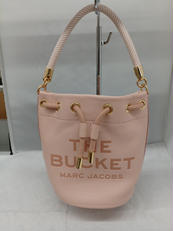 ロゴエンボス　バケットバッグ 　ロゴショルダーセット|MARC　JACOBS
