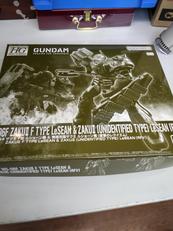 1/144 HG ザクII F型 ルショーン機 & 無識別型|BANDAI