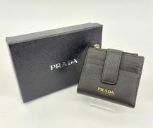 サフィアーノ　二つ折り財布|PRADA