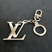 キーホルダー・LV イニシャル|LOUIS VUITTON