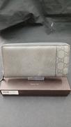 ラウンドファスナー長財布|GUCCI