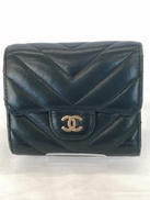 Vステッチ二つ折り財布|CHANEL