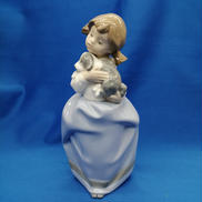 仔犬を抱える少女|LLADRO