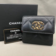 三つ折り財布|CHANEL