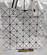 BAOBAO バッグ|ISSEY MIYAKE