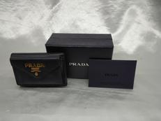 三つ折り財布|PRADA