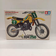 スズキRM250モトクロッサー|TAMIYA