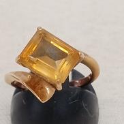 K18リング　石付き|金